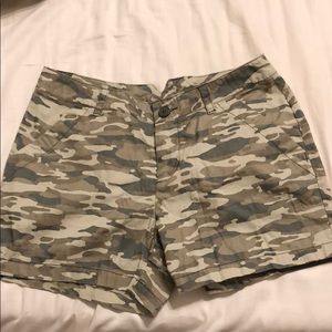 Columbia Camo Shorts Sz 8